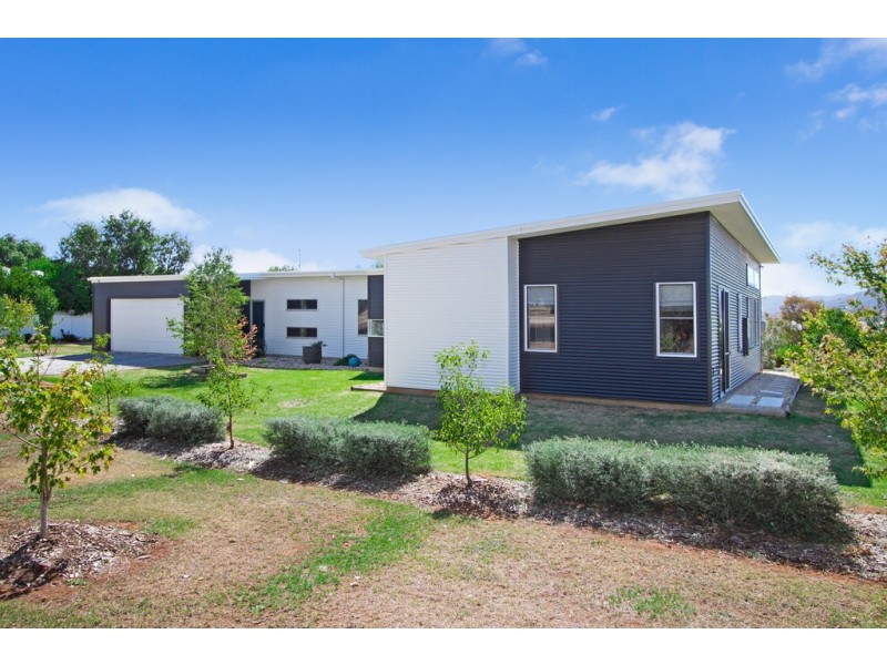 98 Browns Lane, Tamworth NSW 2340