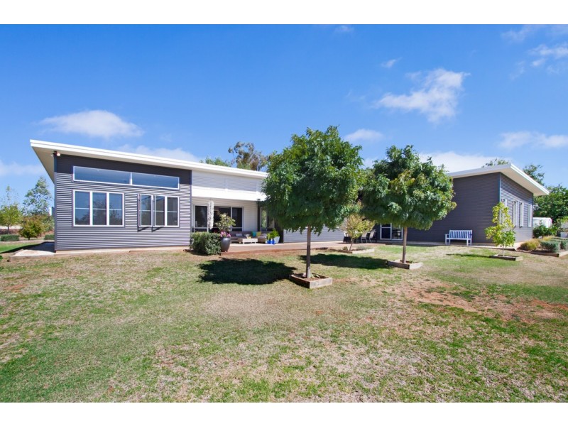 98 Browns Lane, Tamworth NSW 2340