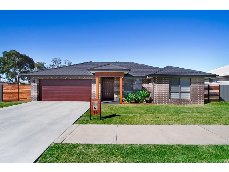18 Appaloosa Place, Tamworth NSW 2340