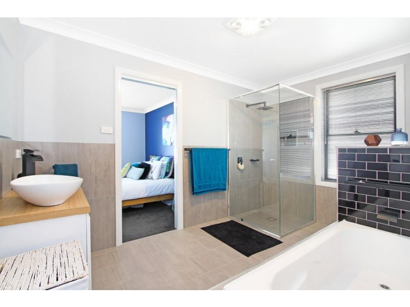 18 Appaloosa Place, Tamworth NSW 2340