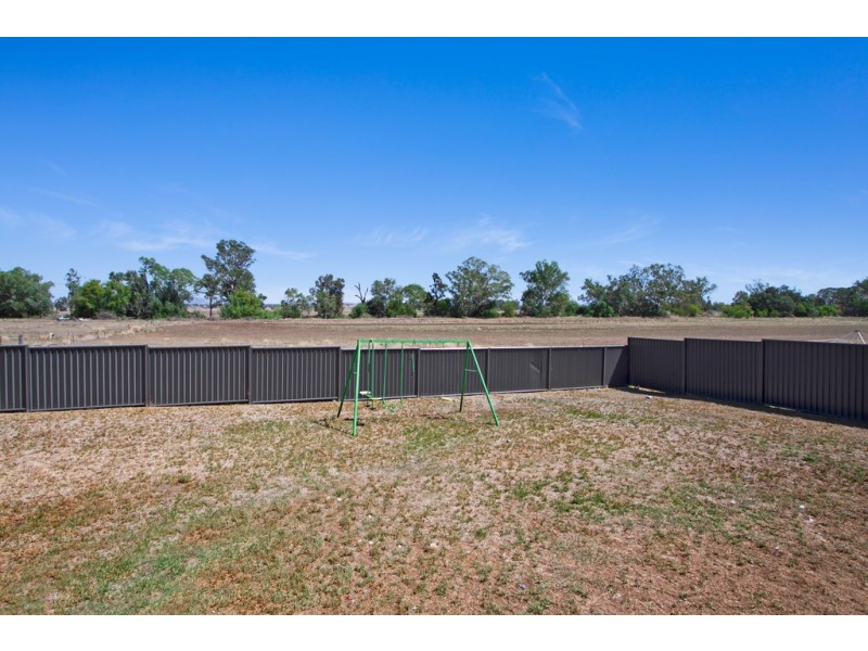5 Regal Park Drive, Tamworth NSW 2340
