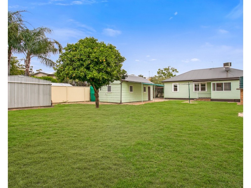 13 Cobley Avenue, Tamworth NSW 2340