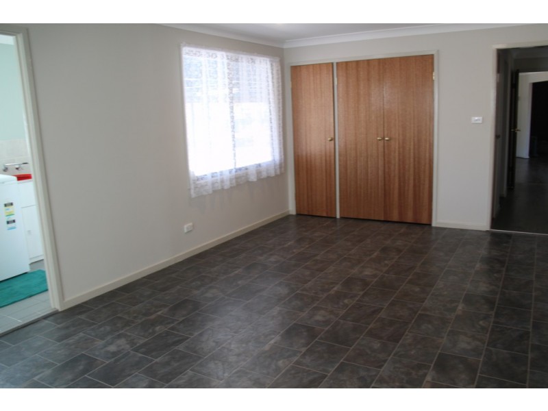 17 Warral Street, Duri NSW 2344