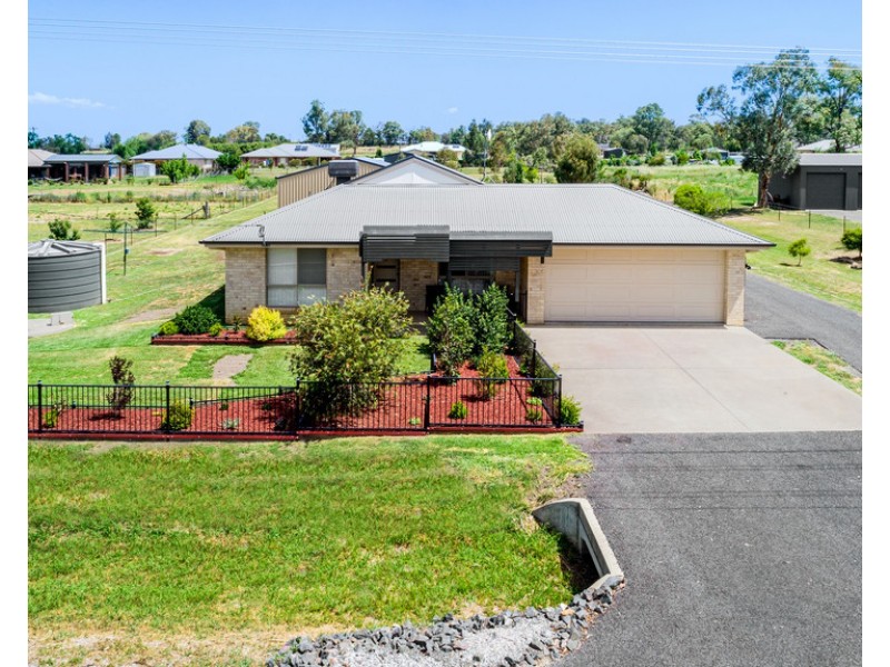 21 Spains Lane, Tamworth NSW 2340