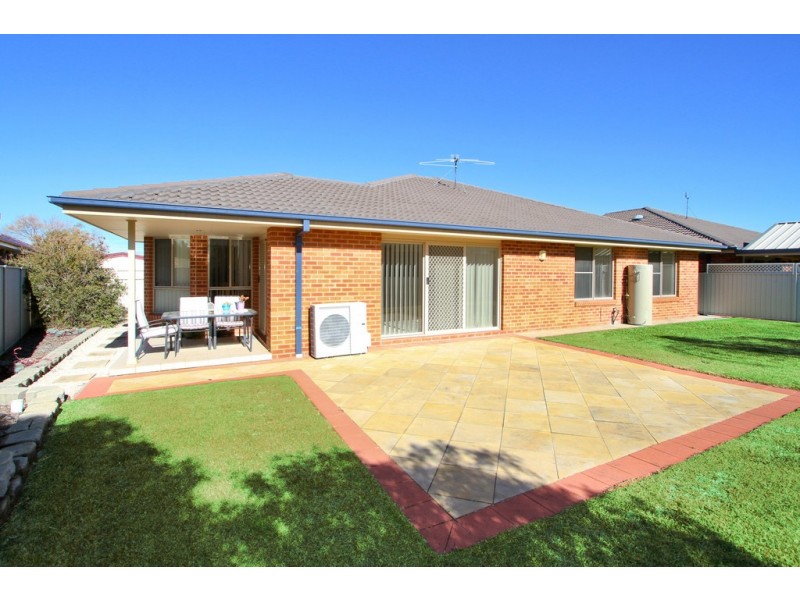 12 The Grove, Tamworth NSW 2340