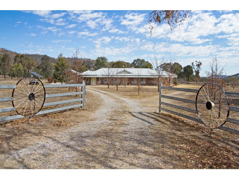 57 Urangera Drive, Tamworth NSW 2340