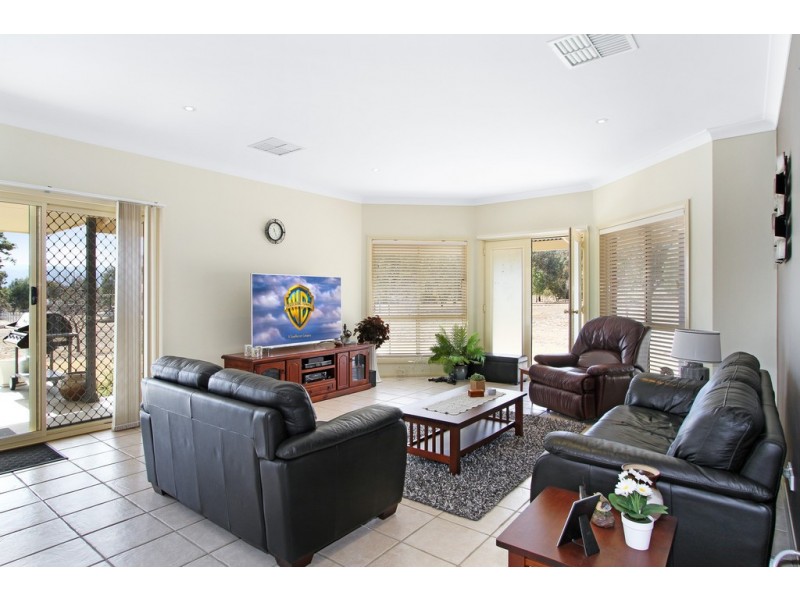 57 Urangera Drive, Tamworth NSW 2340