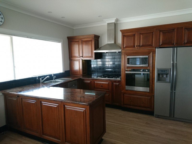 11 Thomas Street, Tamworth NSW 2340