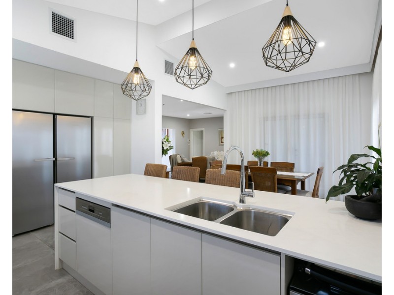 22 Peak Drive, Tamworth NSW 2340