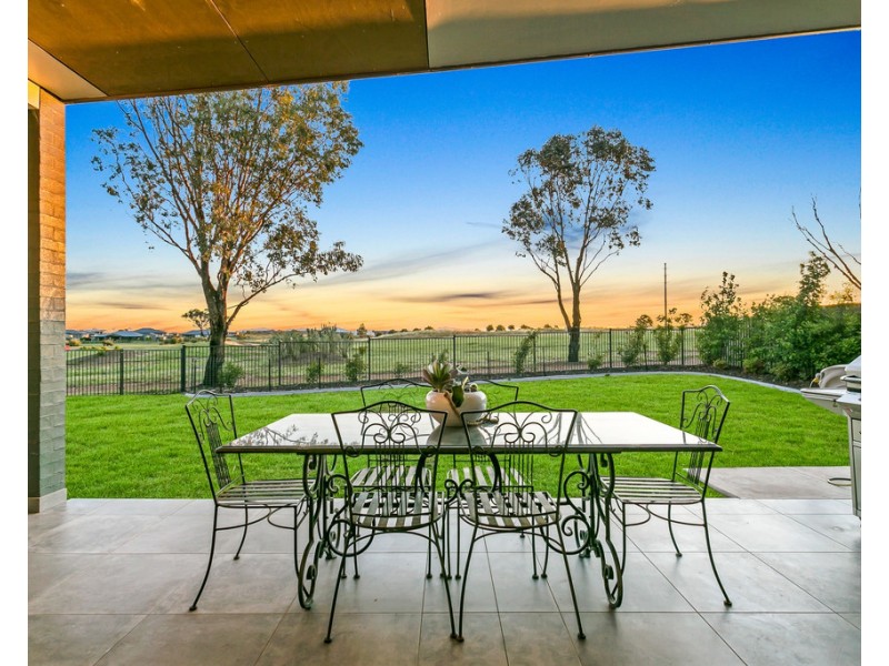 22 Peak Drive, Tamworth NSW 2340