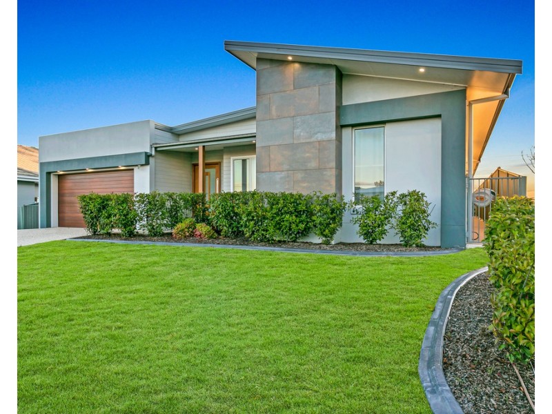 22 Peak Drive, Tamworth NSW 2340