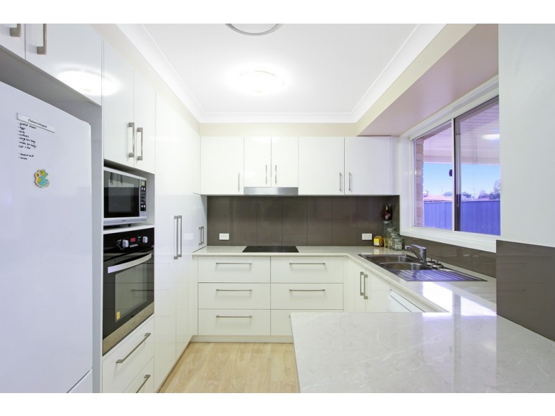 13 Caley Close, Tamworth NSW 2340