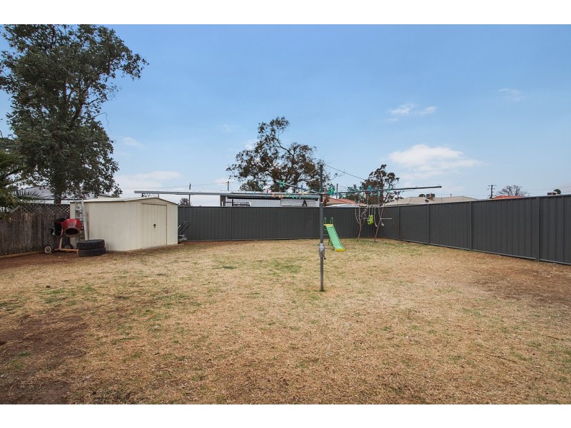 13 Caley Close, Tamworth NSW 2340
