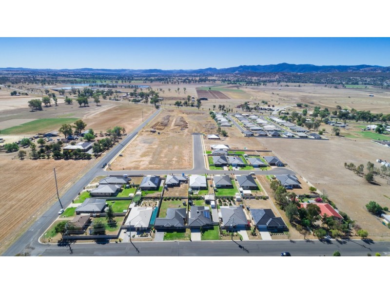 3 Explorers Way, Tamworth NSW 2340