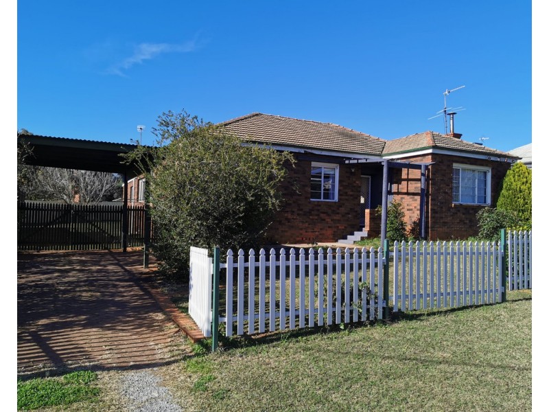 2 Rawson Avenue, Tamworth NSW 2340