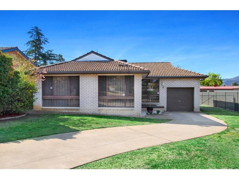12 Kyooma Street, Tamworth NSW 2340