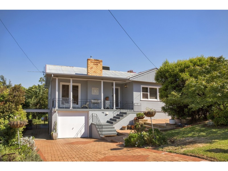 8 Yarral Avenue, Tamworth NSW 2340