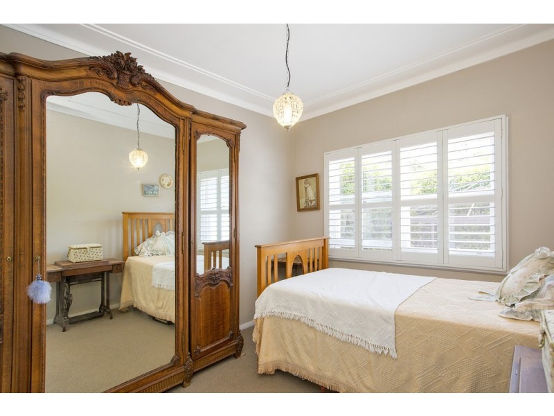 8 Yarral Avenue, Tamworth NSW 2340