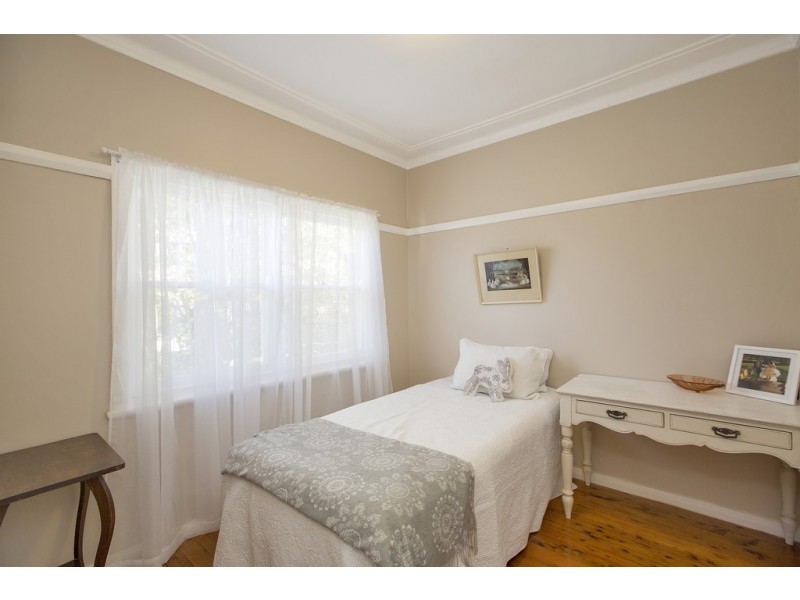 8 Yarral Avenue, Tamworth NSW 2340