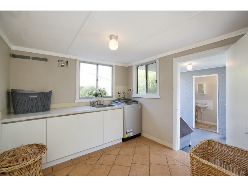 8 Yarral Avenue, Tamworth NSW 2340