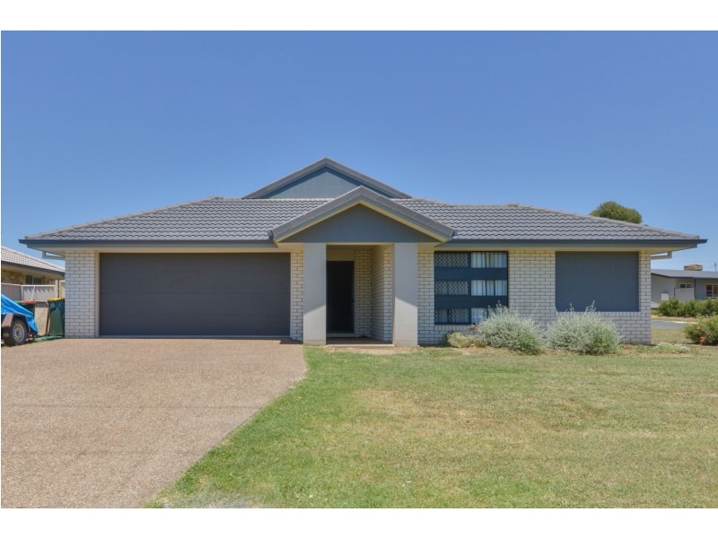 1 Drakeford Street, Tamworth NSW 2340
