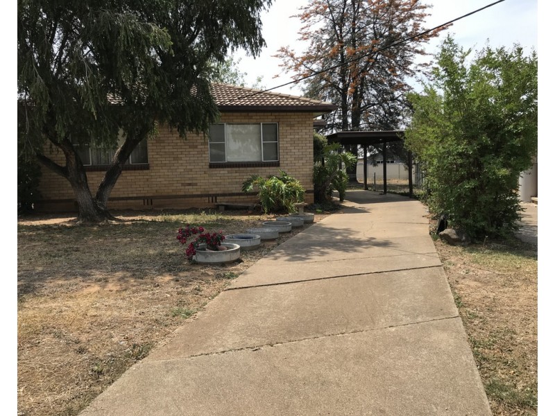 2/6 Woodstock Street, Tamworth NSW 2340