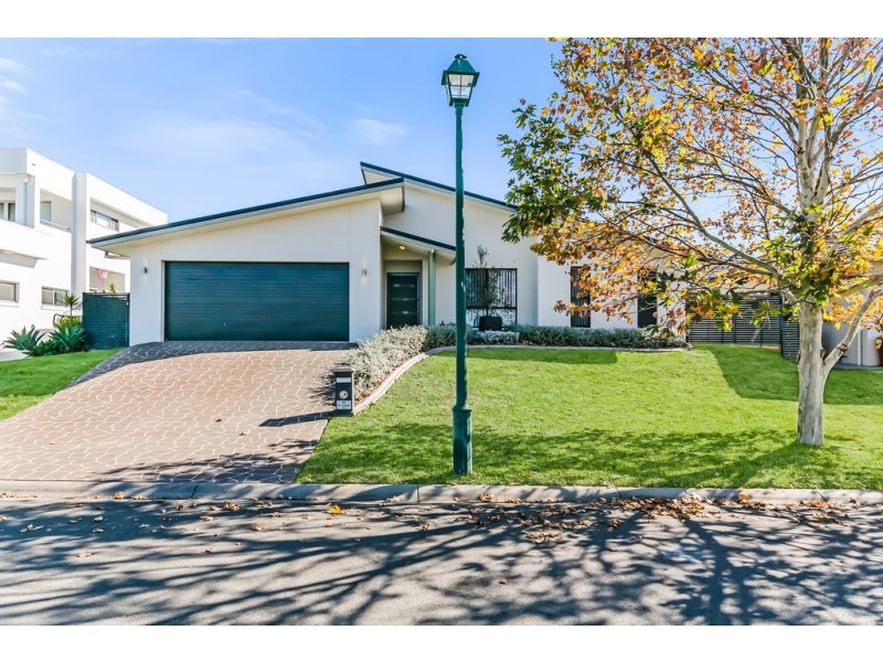 66 The Heights, Tamworth NSW 2340