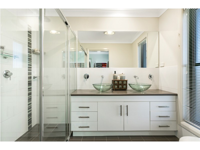 66 The Heights, Tamworth NSW 2340