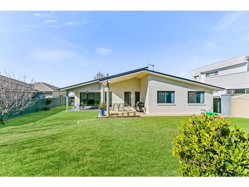 66 The Heights, Tamworth NSW 2340