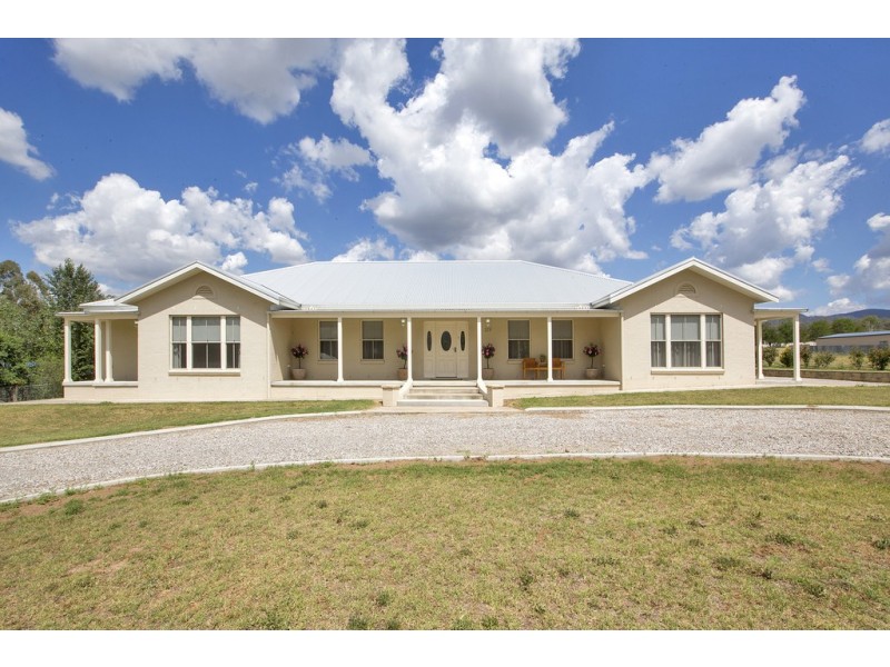 27 Edward Street, Moonbi NSW 2353