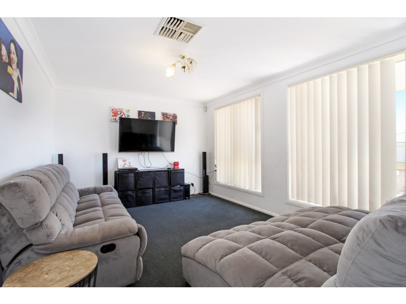 4 Burdekin Place, Tamworth NSW 2340