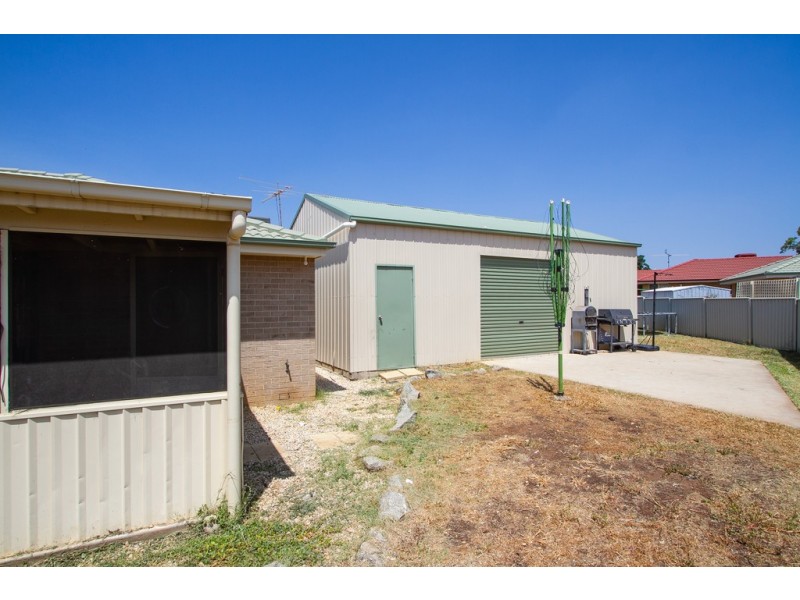 4 Burdekin Place, Tamworth NSW 2340