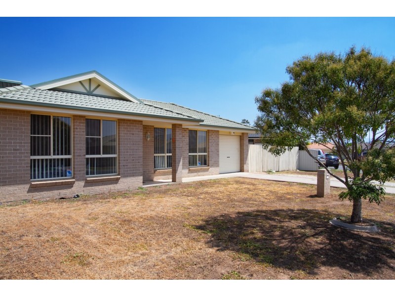 4 Burdekin Place, Tamworth NSW 2340