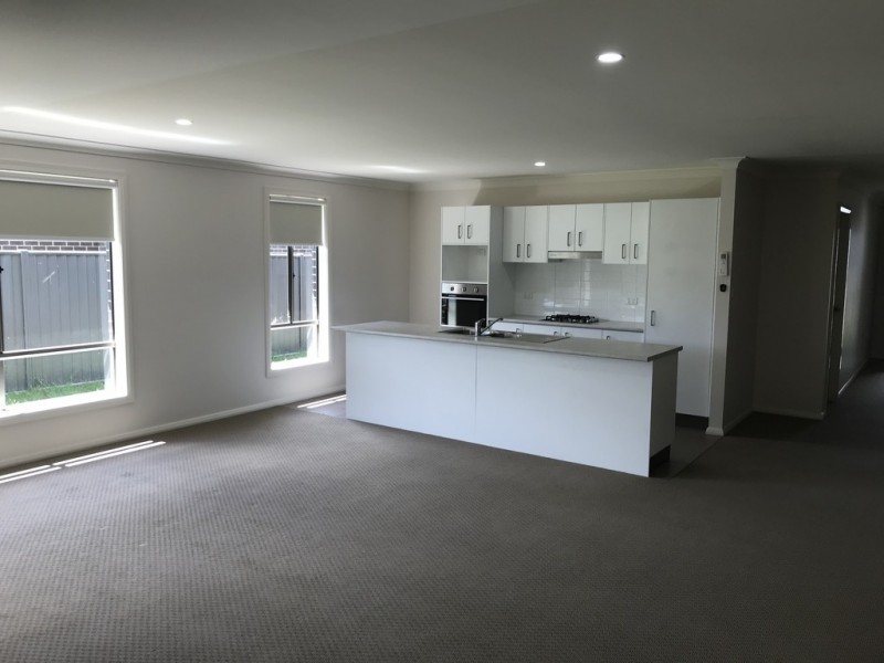 5 Barber Street, Kootingal NSW 2352