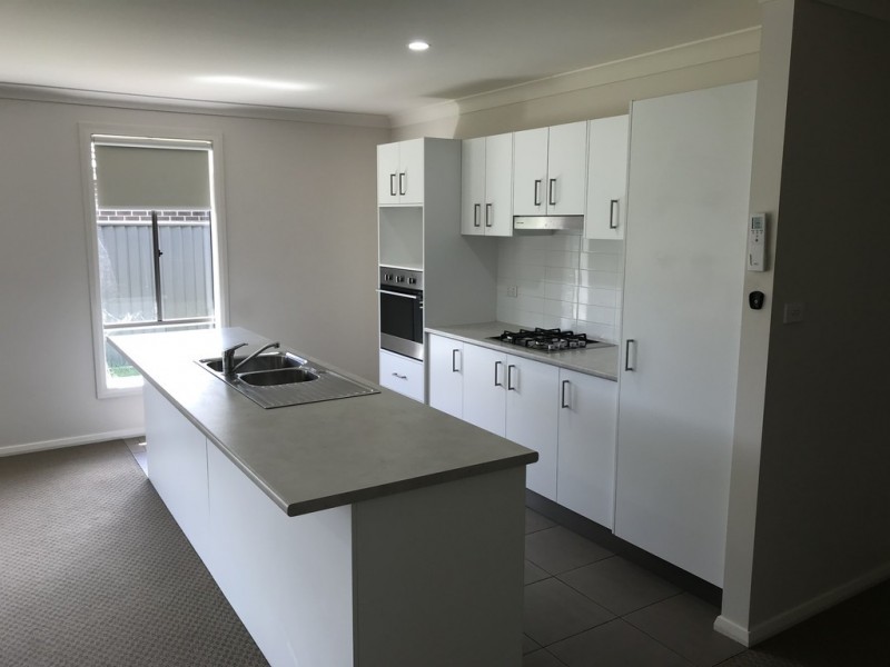 5 Barber Street, Kootingal NSW 2352