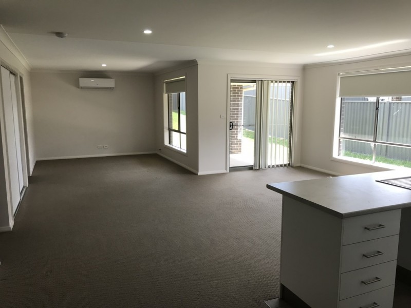 5 Barber Street, Kootingal NSW 2352