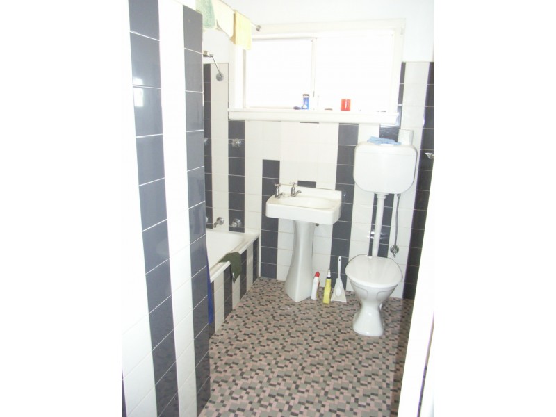 2/42 Kathleen Street, Tamworth NSW 2340