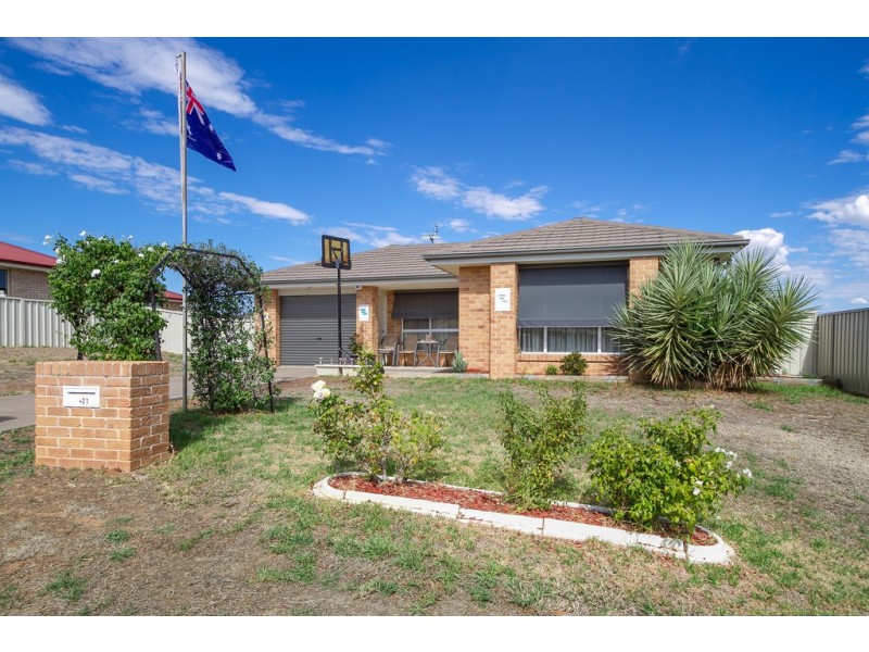 21 Orley Drive, Tamworth NSW 2340
