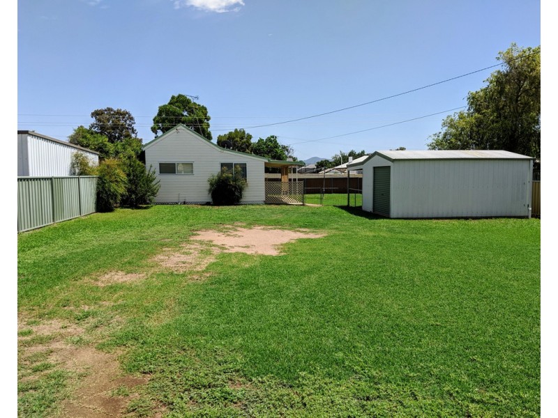 4 Cobley Avenue, Tamworth NSW 2340