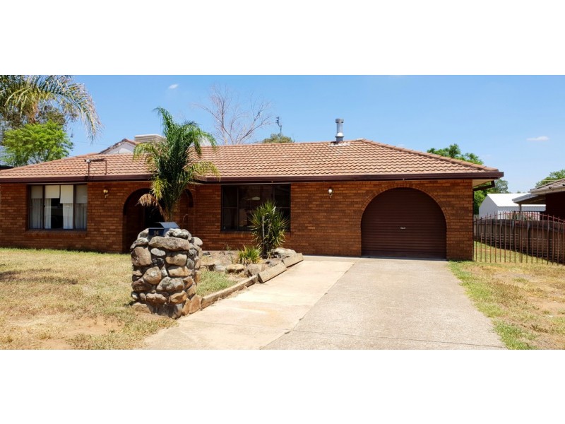 14 Osprey Way, Tamworth NSW 2340