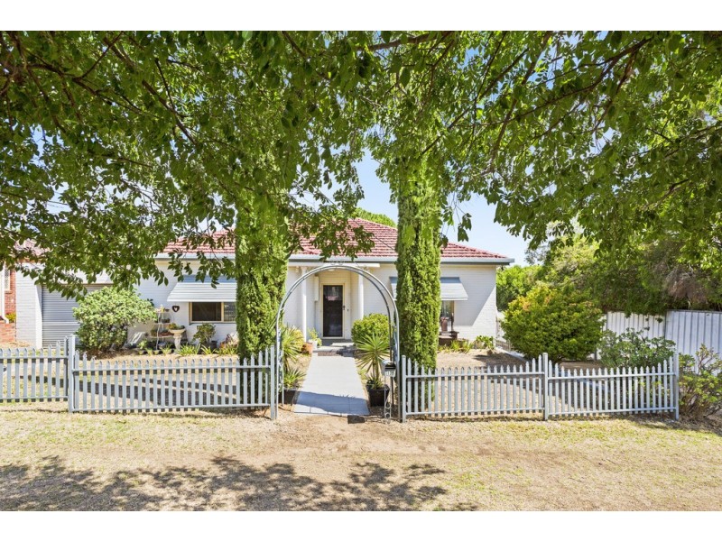 135 Upper Street, Tamworth NSW 2340