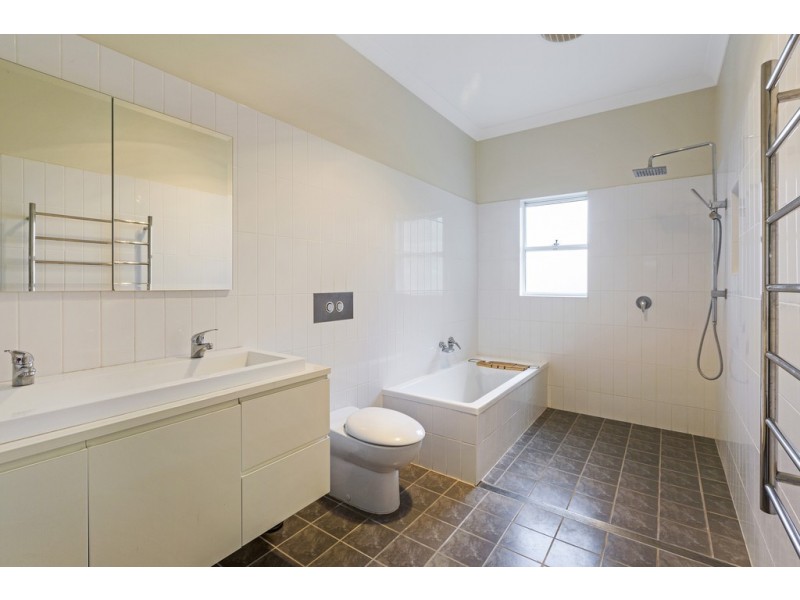 135 Upper Street, Tamworth NSW 2340