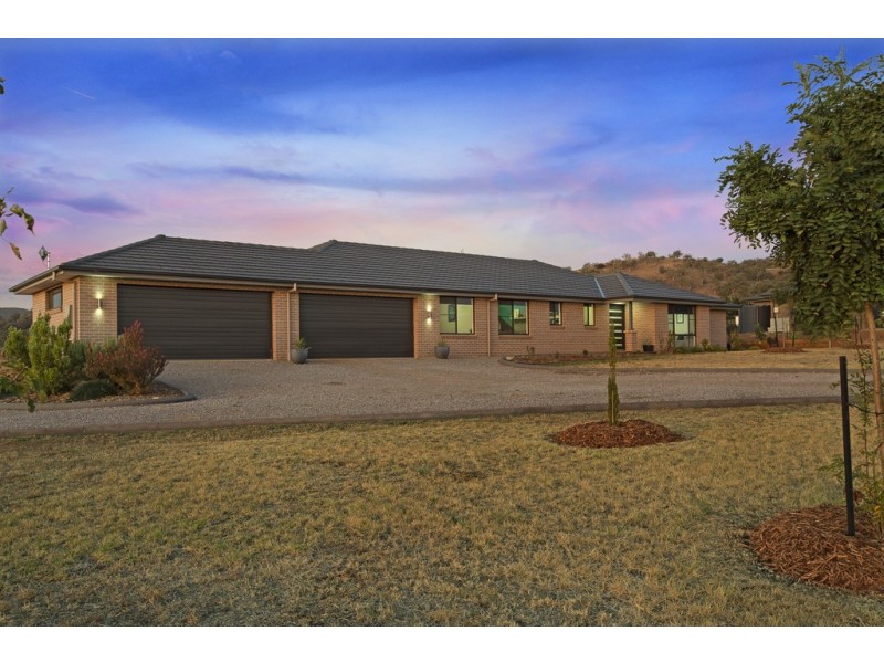 13 Benandarah Court, Tamworth NSW 2340
