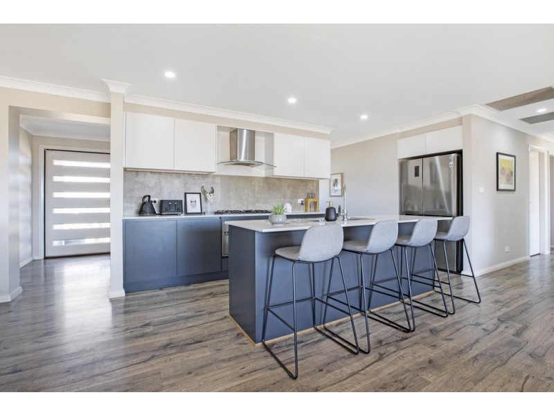 13 Benandarah Court, Tamworth NSW 2340