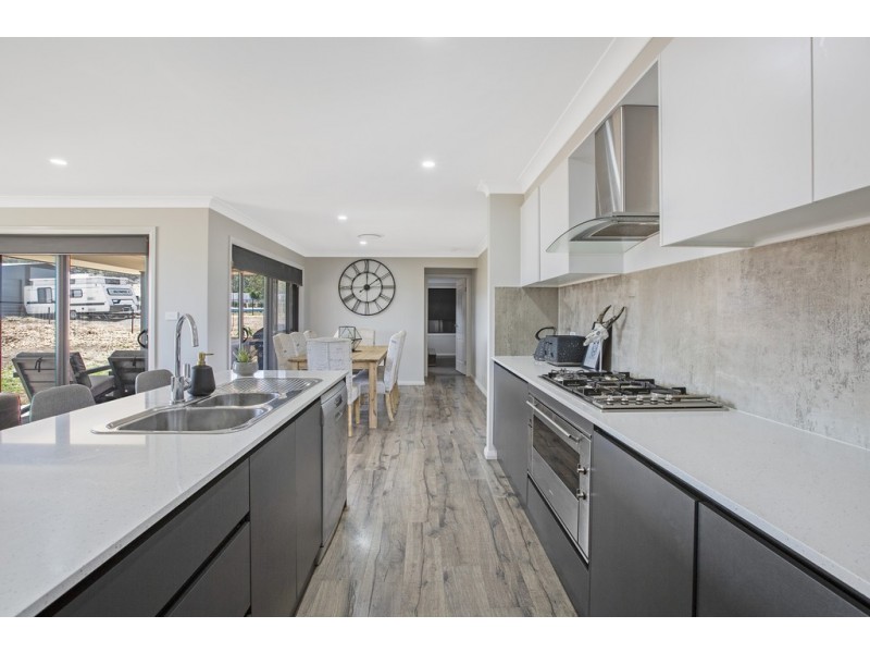 13 Benandarah Court, Tamworth NSW 2340