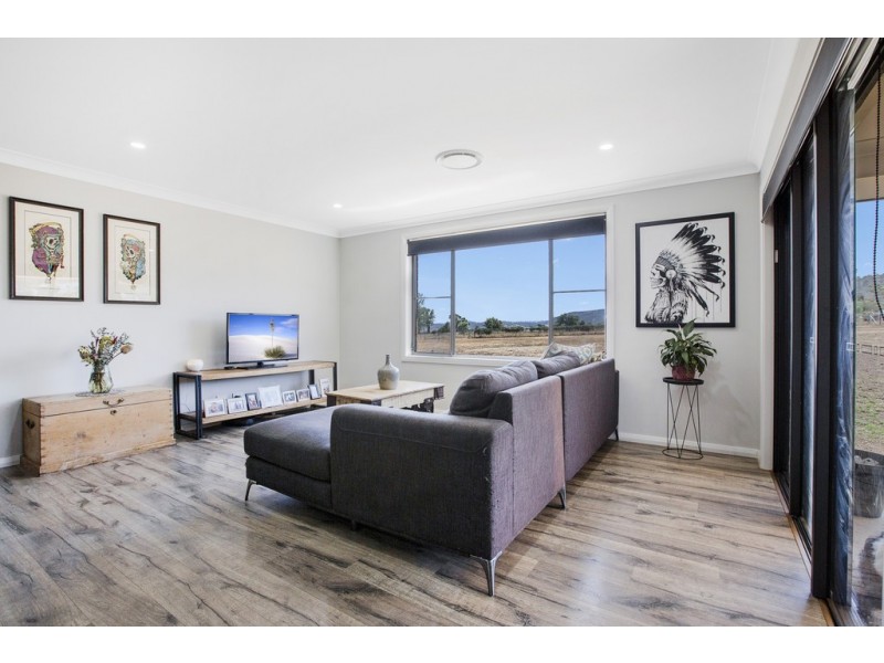 13 Benandarah Court, Tamworth NSW 2340