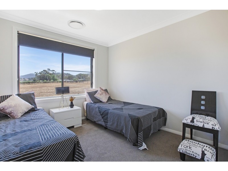 13 Benandarah Court, Tamworth NSW 2340