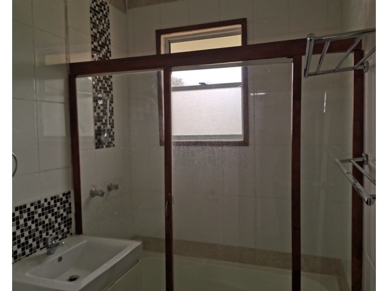 2a Petra Avenue, Tamworth NSW 2340