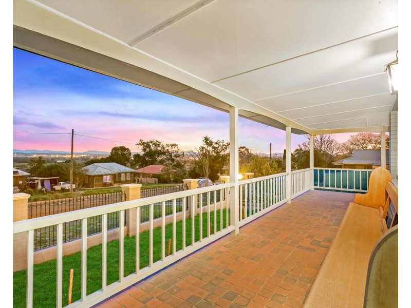 126 Upper Street, Tamworth NSW 2340