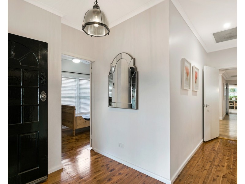 126 Upper Street, Tamworth NSW 2340